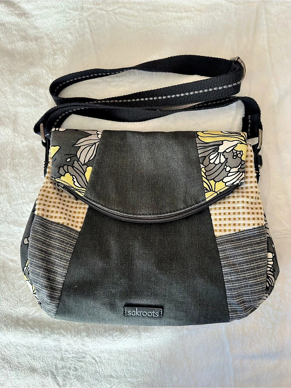 Sakroots Foldover purse NWOT